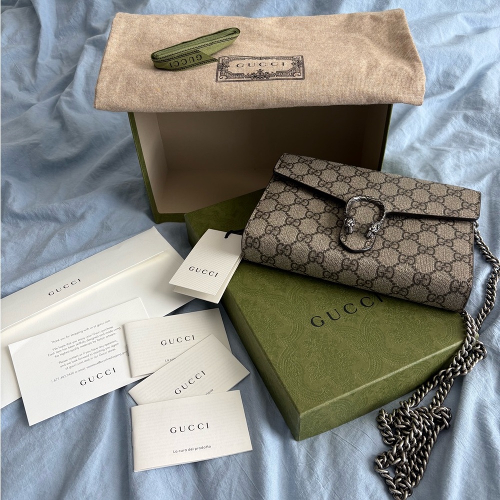 Gucci Dionysus wallet on chain